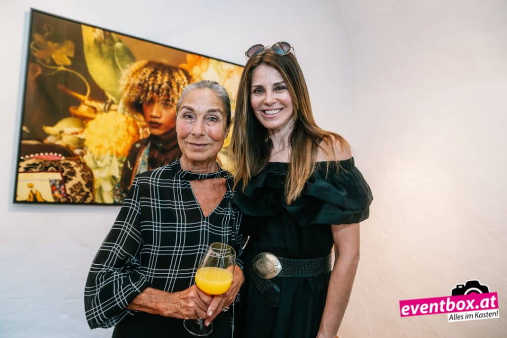 Foto aus dem Album „Vernissage „ANSICHTEN“ im Stift Eberndorf mit Elisabeth Neuscheller“