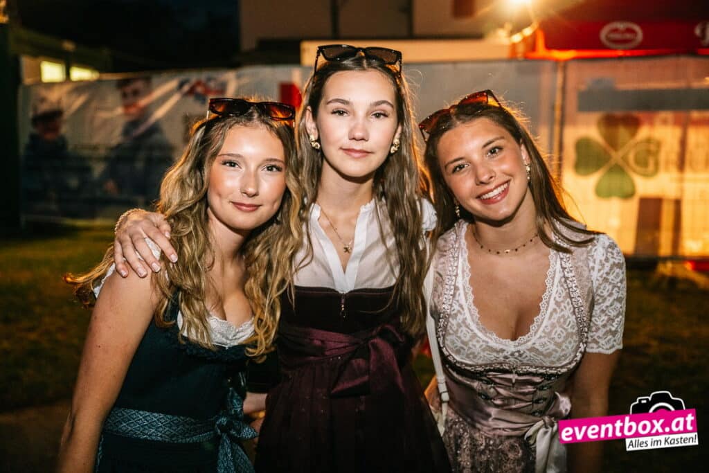 Foto aus dem Album „Zweikirchner Feuerwehrfest mit Blaulichtparty 2026“