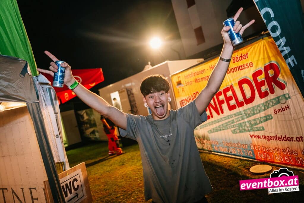 Foto aus dem Album „Zweikirchner Feuerwehrfest mit Blaulichtparty 2026“