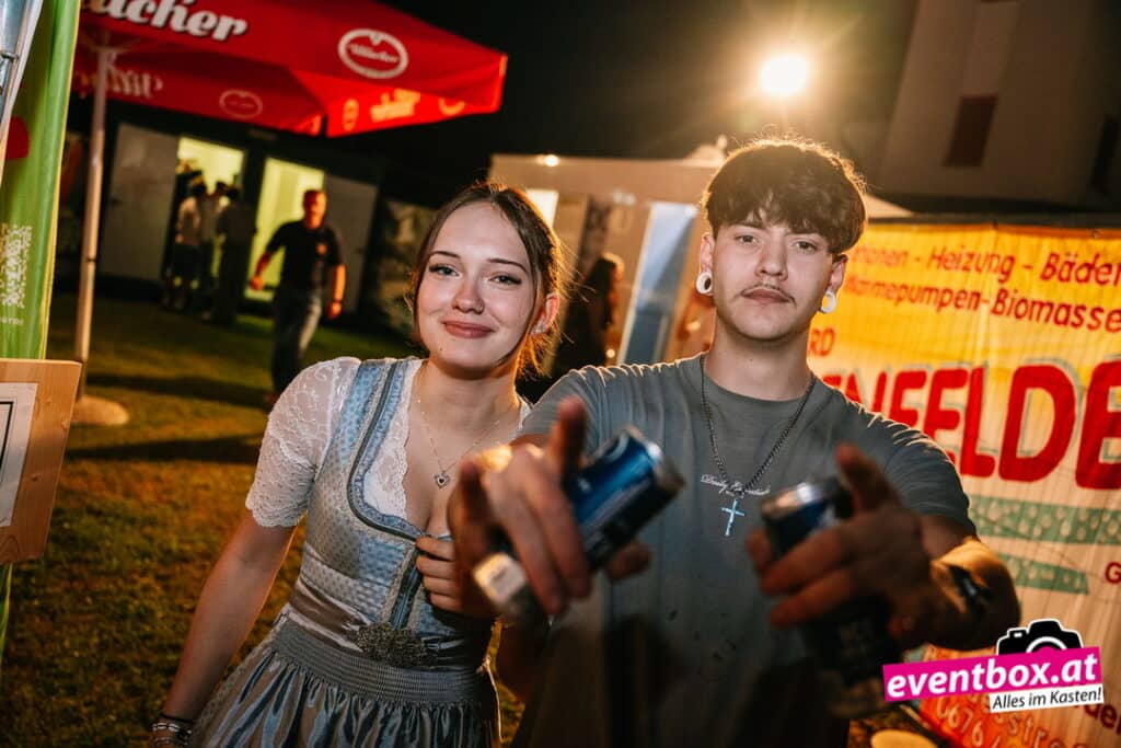 Foto aus dem Album „Zweikirchner Feuerwehrfest mit Blaulichtparty 2026“