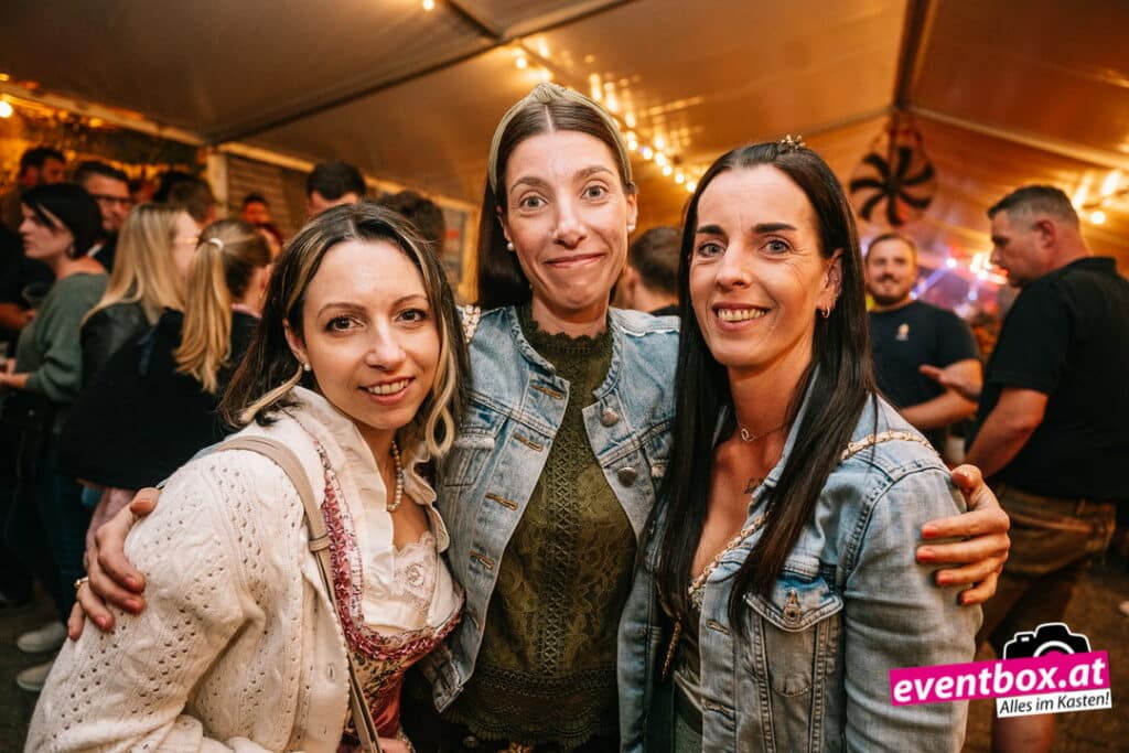 Foto aus dem Album „Zweikirchner Feuerwehrfest mit Blaulichtparty 2026“