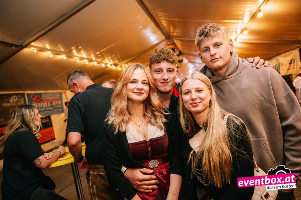 Foto aus dem Album „Zweikirchner Feuerwehrfest mit Blaulichtparty 2026“