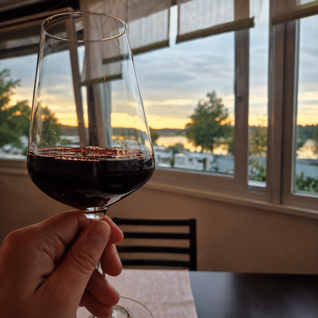 Cuvée Exquisit im Seegasthof Katschnig mit Blick auf den Klopeiner See