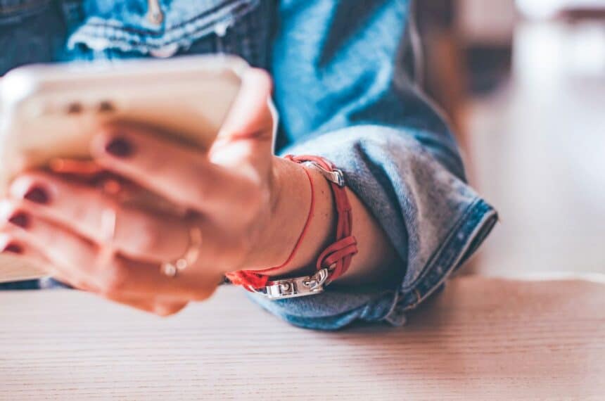Beitragsbild zu: Ticketkauf ohne Wartezeit: Wie Echtzeit-Überweisungen Kärntens Eventkultur verändern