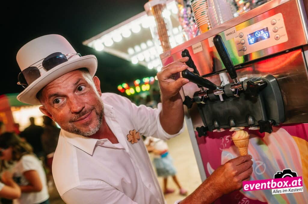 Foto aus dem Album „Schloss-Café Wiesnzelt – Manuel Brunner live am Bleiburger Wiesenmarkt 2026“