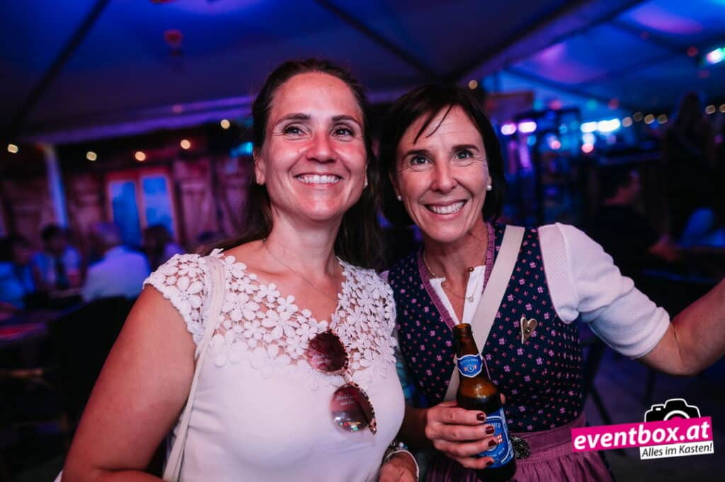 Foto aus dem Album „Schloss-Café Wiesnzelt – Manuel Brunner live am Bleiburger Wiesenmarkt 2026“