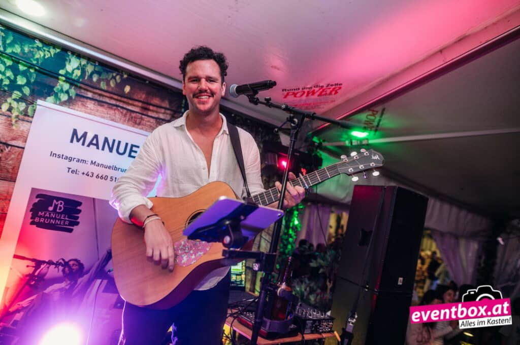 Foto aus dem Album „Schloss-Café Wiesnzelt – Manuel Brunner live am Bleiburger Wiesenmarkt 2026“