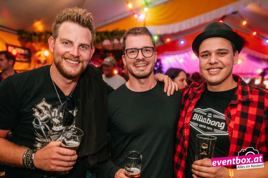Foto aus dem Album „Breznik-Zelt am Bleiburger Wiesenmarkt 2026 – MEETU live“