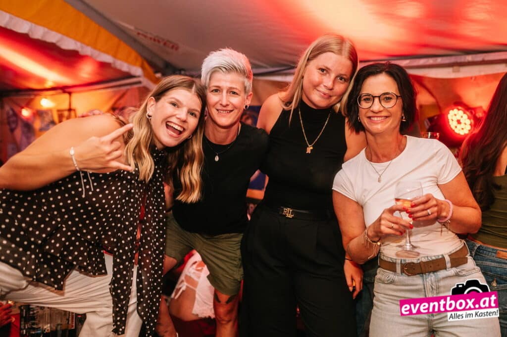 Foto aus dem Album „Breznik-Zelt am Bleiburger Wiesenmarkt 2026 – MEETU live“
