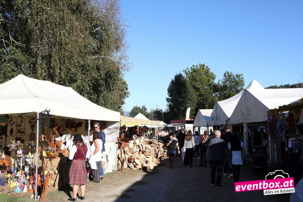 Foto aus dem Album „St. Veiter Wiesenmarkt 2026 – Markt und Partyzelte“