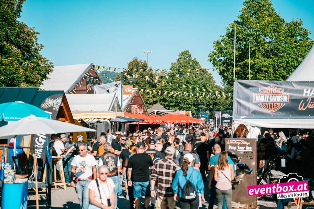 Foto aus dem Album „Samstag im Harley Village: Shows, Harley-Specials & Feuershow“