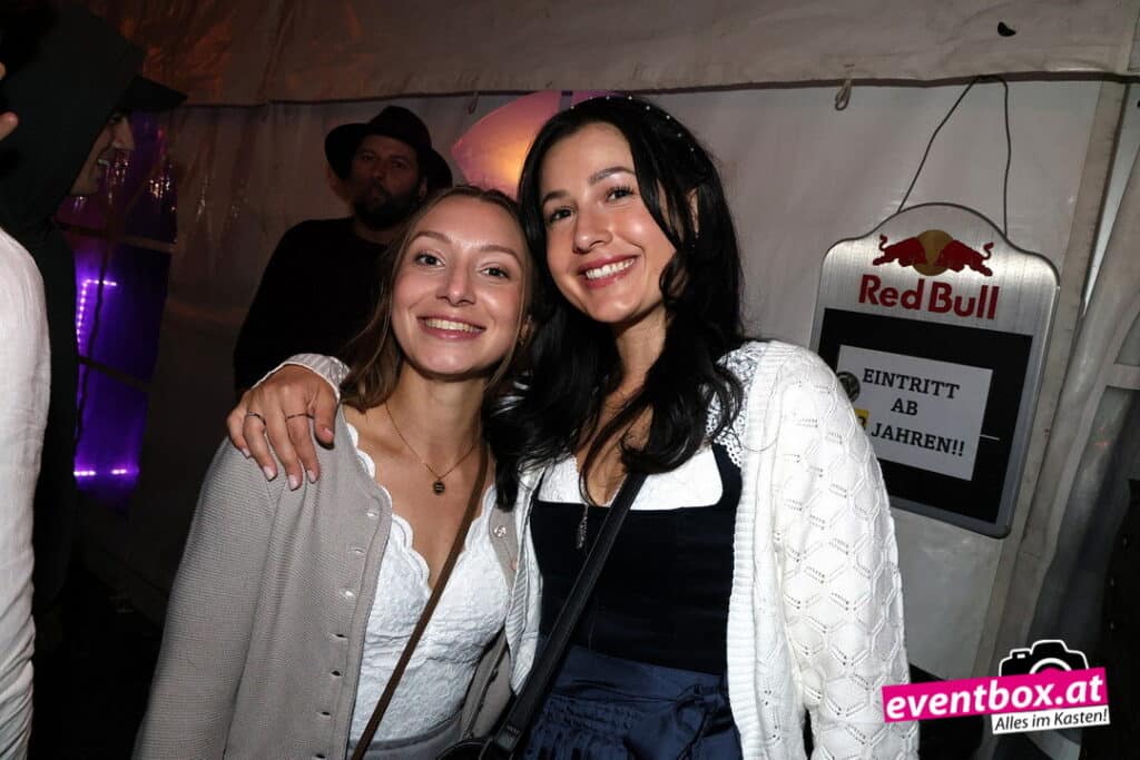 Foto aus dem Album „St. Veiter Wiesenmarkt 2026 – Party & Fahrgeschäfte am Samstag“