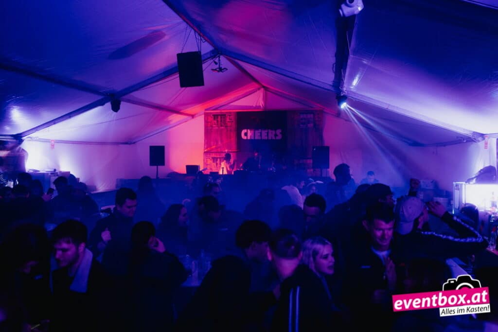Foto aus dem Album „Wiesenfrequenz 2026 im 20’s Cheers am Kolomonimarkt“